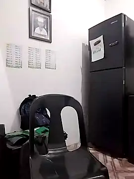 Snapshot of lickmepussy21 chatting on 12.18.24 lickmepussy21 online show from 12.18.24