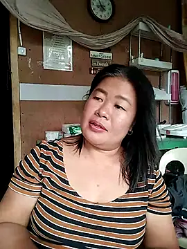 Snapshot of lickmepussy21 chatting on 09.15.25 lickmepussy21 online show from 09.15.25