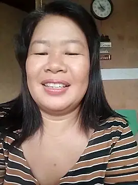 Snapshot of lickmepussy21 chatting on 11.14.25 lickmepussy21 online show from 11.14.25