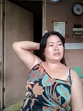 Snapshot of lickmepussy21 chatting on 11.21.25 lickmepussy21 online show from 11.21.25