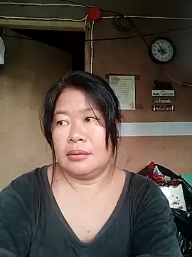 Snapshot of lickmepussy21 chatting on 11.28.25 lickmepussy21 online show from 11.28.25