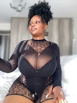 Snapshot of Hyra_Ari chatting on 09.14.25 Hyra Ari online show from 09.14.25