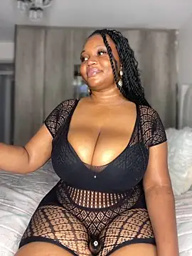 Snapshot of Hyra_Ari chatting on 11.29.25 Hyra Ari online show from 11.29.25