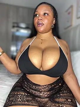 Snapshot of Hyra_Ari chatting on 03.11.26 Hyra Ari online show from 03.11.26