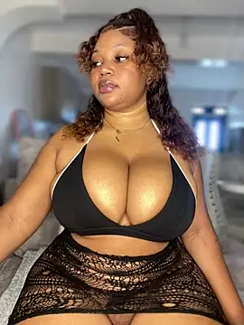 Snapshot of Hyra_Ari chatting on 03.21.26 Hyra Ari online show from 03.21.26