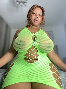 Snapshot of Hyra_Ari chatting on 04.03.26 Hyra Ari online show from 04.03.26