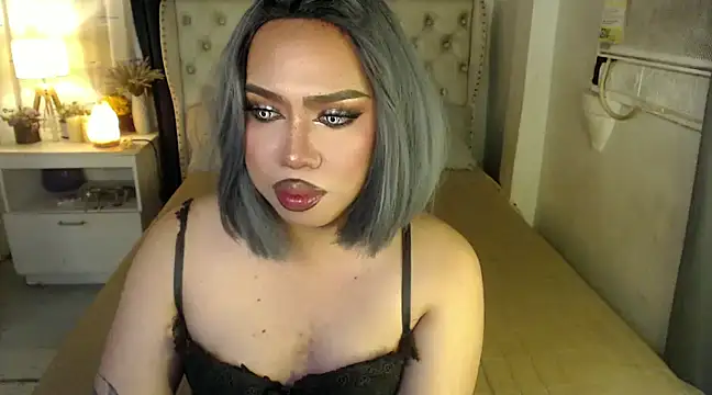 Snapshot of RebecaNextToYou chatting on 01.19.25 RebecaNextToYou online show from 01.19.25