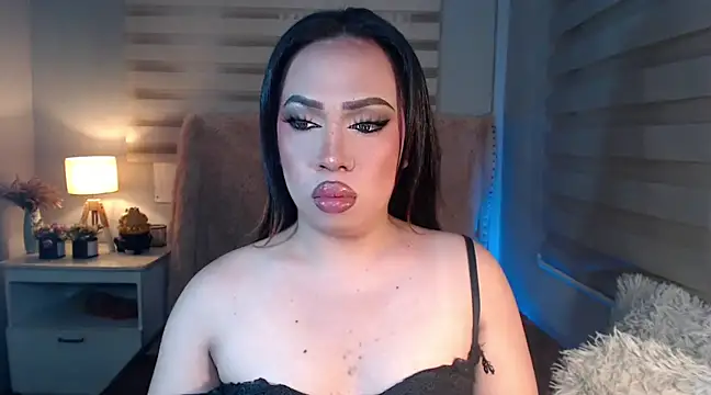 Snapshot of RebecaNextToYou chatting on 03.16.25 RebecaNextToYou online show from 03.16.25