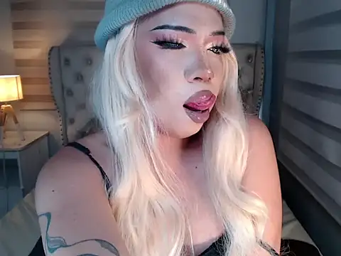 RebecaNextToYou online show from 05.19.26