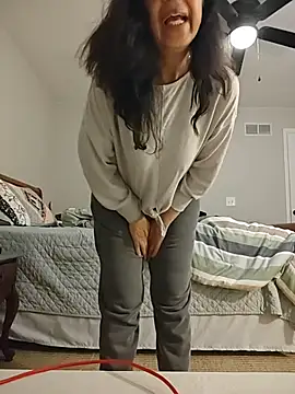 Snapshot of Susannemilf chatting on 11.14.25 Susannemilf online show from 11.14.25