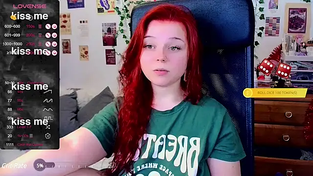 Snapshot of StellaMilla chatting on 01.28.25 StellaMilla online show from 01.28.25