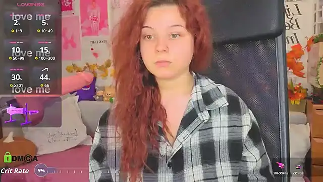 Snapshot of StellaMilla chatting on 09.20.25 StellaMilla online show from 09.20.25