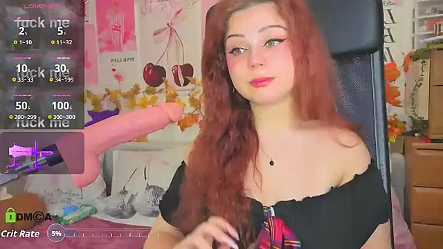 Snapshot of StellaMilla chatting on 09.22.25 StellaMilla online show from 09.22.25