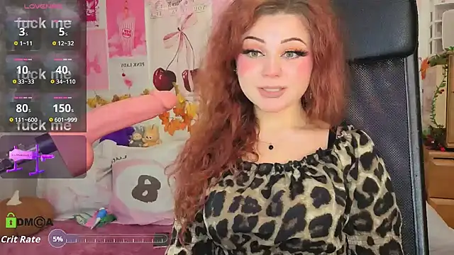 Snapshot of StellaMilla chatting on 09.28.25 StellaMilla online show from 09.28.25