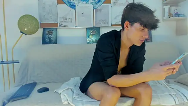 Snapshot of logan_thomas chatting on 02.02.26 logan thomas online show from 02.02.26