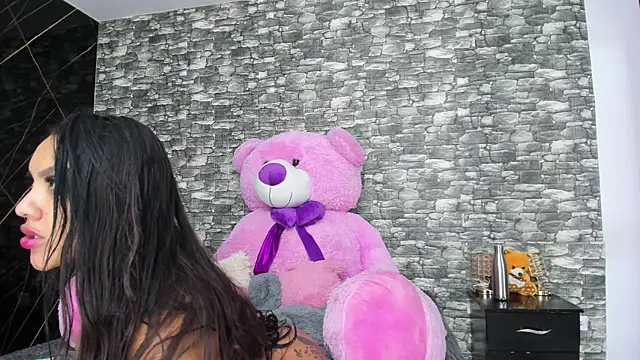 HeidyWillss online show from 03.18.25