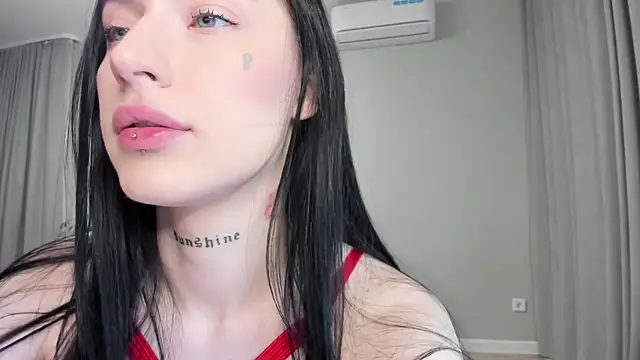 Snapshot of JenniferQueen11 chatting on 10.30.25 JenniferQueen11 online show from 10.30.25