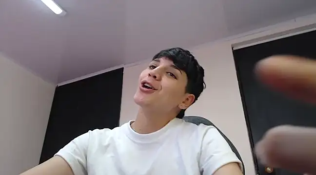 Snapshot of bad_giirl_ chatting on 01.13.25 bad giirl online show from 01.13.25