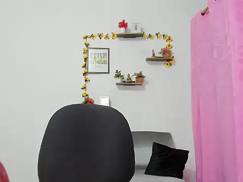 lorenitabella online show from 09.13.25