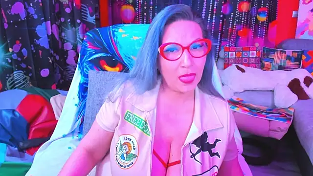 Snapshot of mature_lisa_naughty chatting on 03.14.25 mature lisa naughty online show from 03.14.25