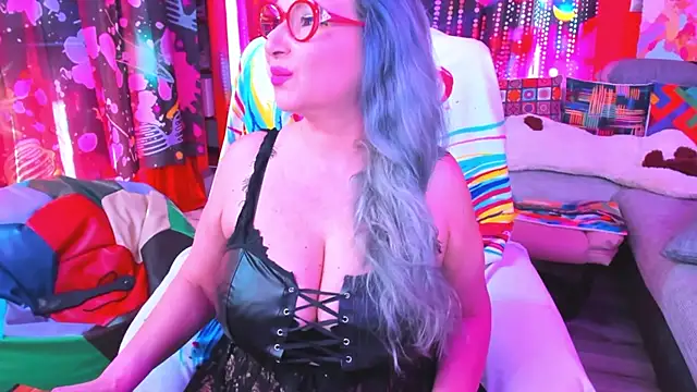 Snapshot of mature_lisa_naughty chatting on 03.21.25 mature lisa naughty online show from 03.21.25