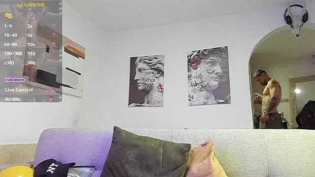 Snapshot of Davevilboy chatting on 09.26.25 Davevilboy online show from 09.26.25