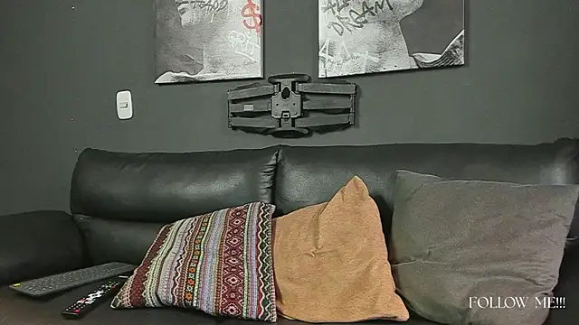 Snapshot of Davevilboy chatting on 11.06.25 Davevilboy online show from 11.06.25