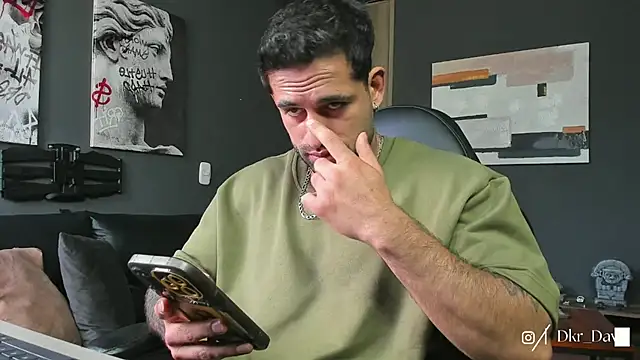 Snapshot of Davevilboy chatting on 11.13.25 Davevilboy online show from 11.13.25