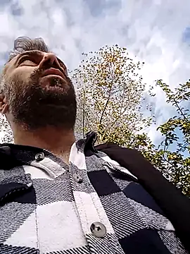 Snapshot of kevgir08 chatting on 10.23.25 kevgir08 online show from 10.23.25