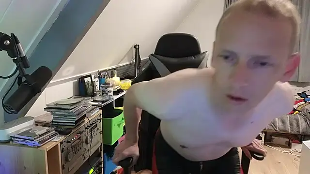 Snapshot of sexmenlion chatting on 10.05.25 sexmenlion online show from 10.05.25