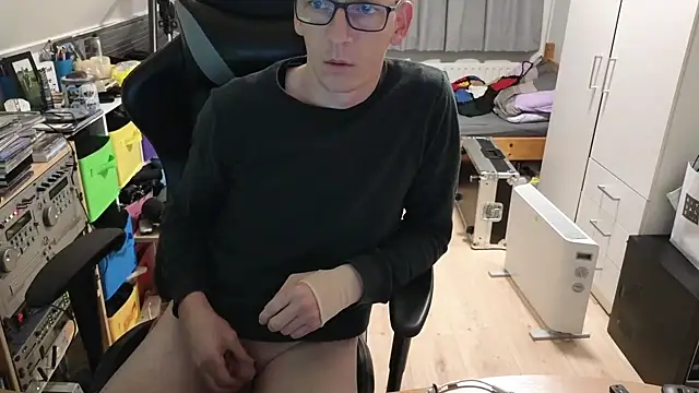 Snapshot of sexmenlion chatting on 10.12.25 sexmenlion online show from 10.12.25