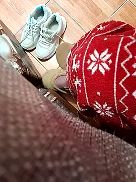 feet toes online show from 02.18.25