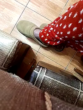 feet toes online show from 02.27.25