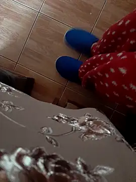 feet toes online show from 10.10.25