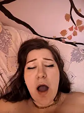 HunnyyLove online show from 09.16.25