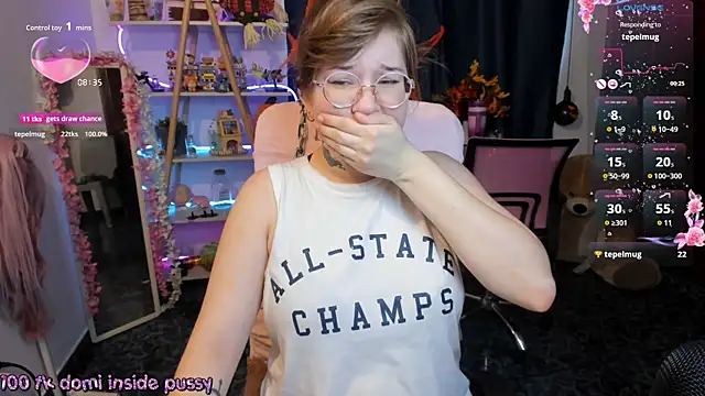 HunnyyLove online show from 10.26.25