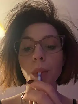 Camilla Railian online show from 01.05.25