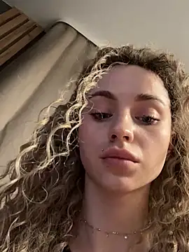 Camilla Railian online show from 01.26.25