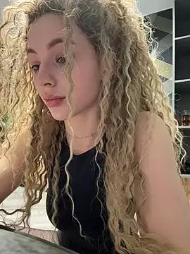 Camilla Railian online show from 01.27.25