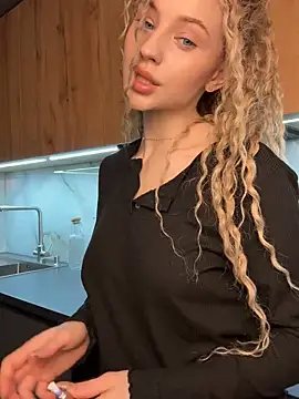 Camilla Railian online show from 02.01.25