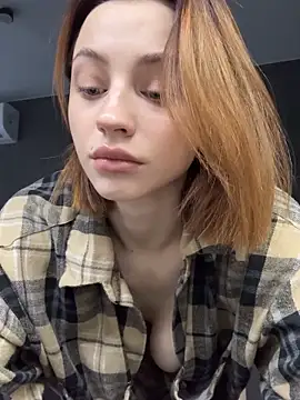 Camilla Railian online show from 10.04.25