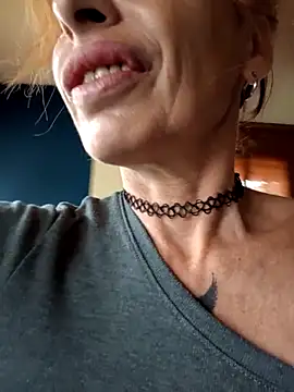 FrozenWaffle online show from 09.21.25