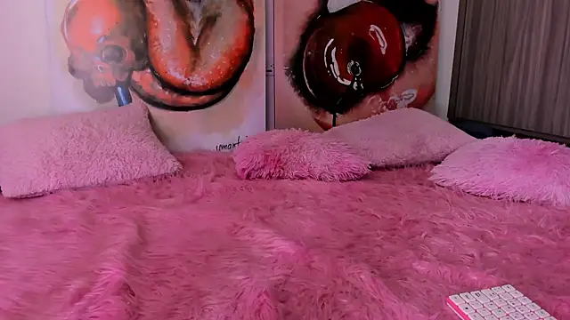 sofiaa snoww online show from 12.12.24