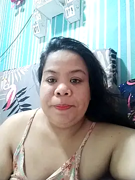 Snapshot of xxsweetshybabe chatting on 10.15.25 xxsweetshybabe online show from 10.15.25