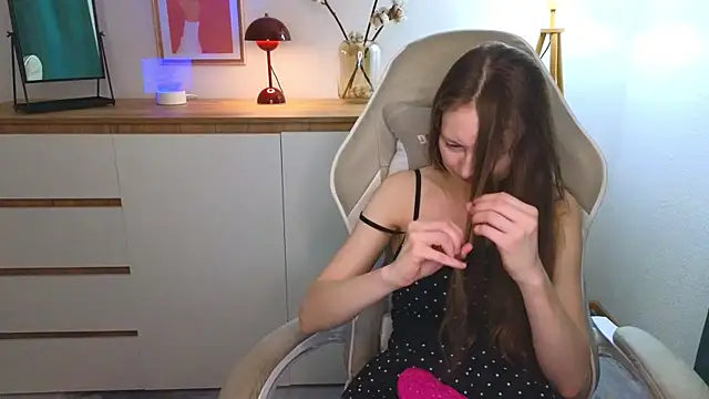 freya nilsson online show from 12.11.24