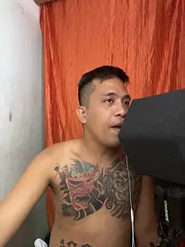 Snapshot of Thyler08 chatting on 03.21.25 Thyler08 online show from 03.21.25