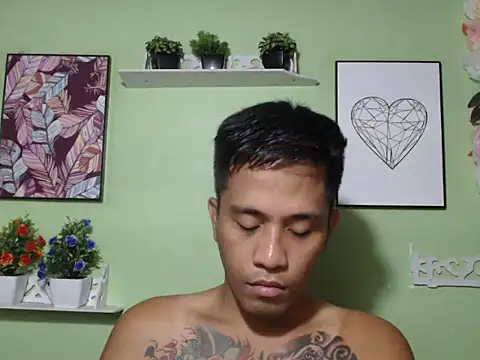 Snapshot of Thyler08 chatting on 09.19.25 Thyler08 online show from 09.19.25