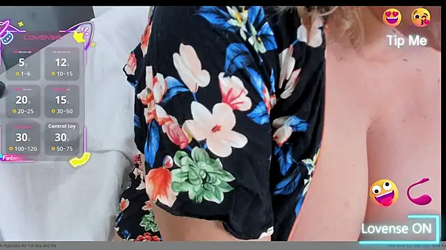 Snapshot of wildangeloflove chatting on 10.20.25 wildangeloflove online show from 10.20.25