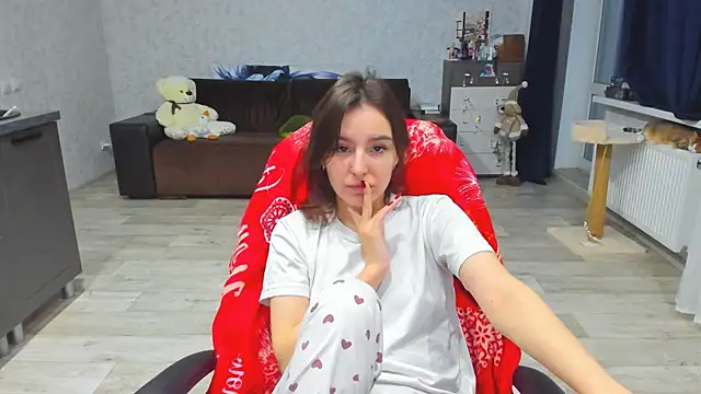 Snapshot of c_arina_x chatting on 12.16.24 c arina x online show from 12.16.24