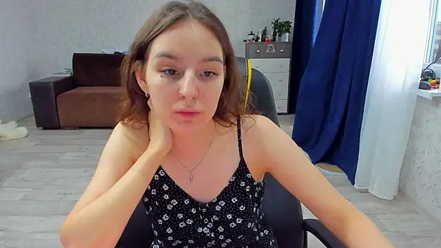 Snapshot of c_arina_x chatting on 02.02.25 c arina x online show from 02.02.25